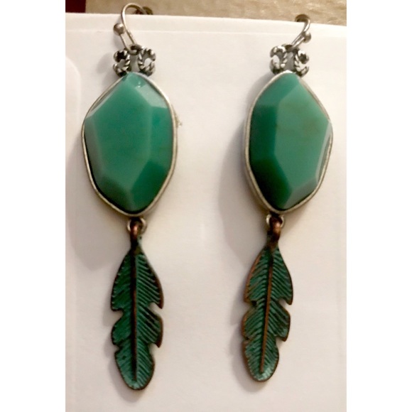 ✨NWT Mia Inspirations Stone & Leaf Earrings✨ - Picture 2 of 3